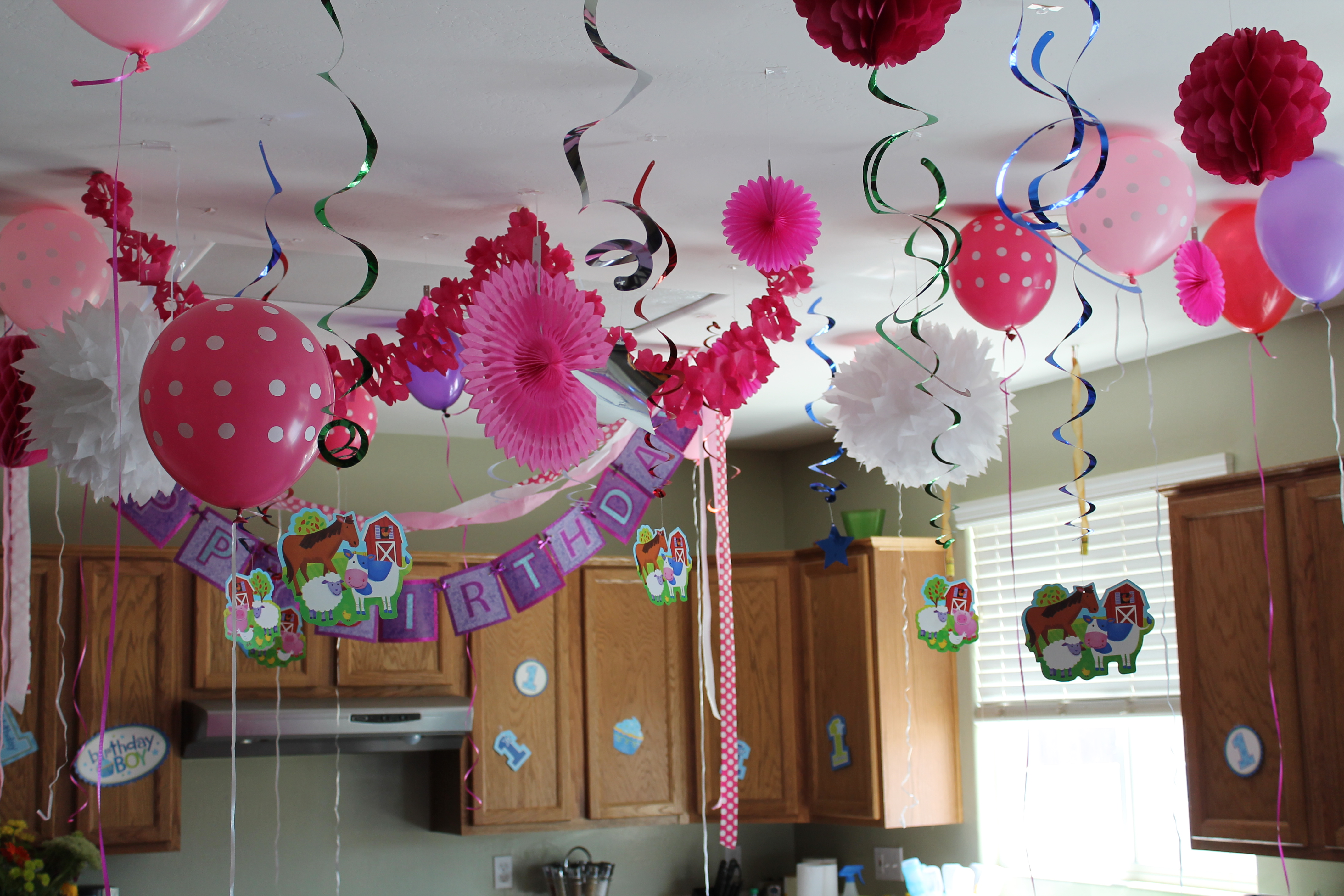 The house decorations for the babies’ first birthday party